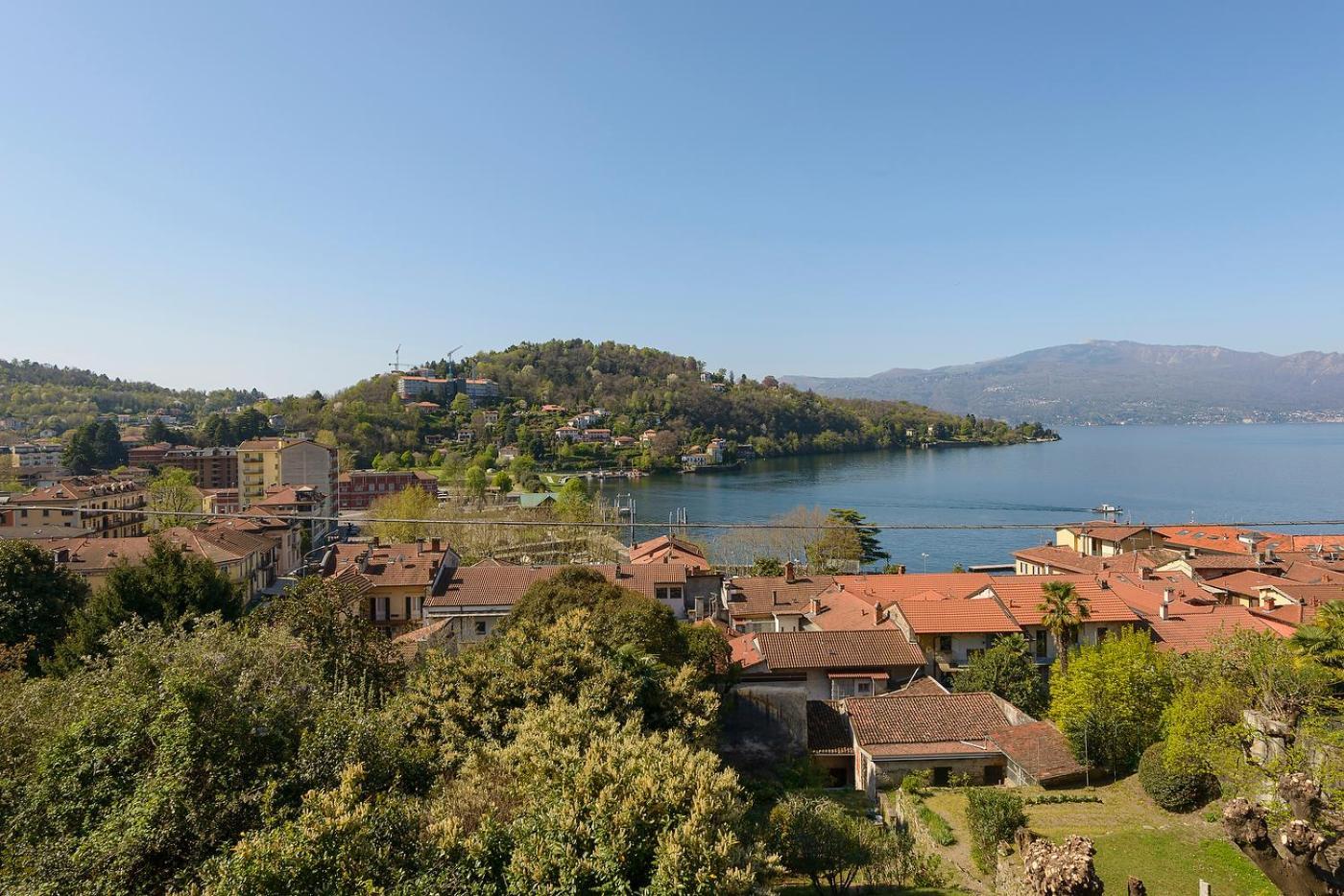 Appartamenti I Fiori Del Lago ラヴェーノ エクステリア 写真